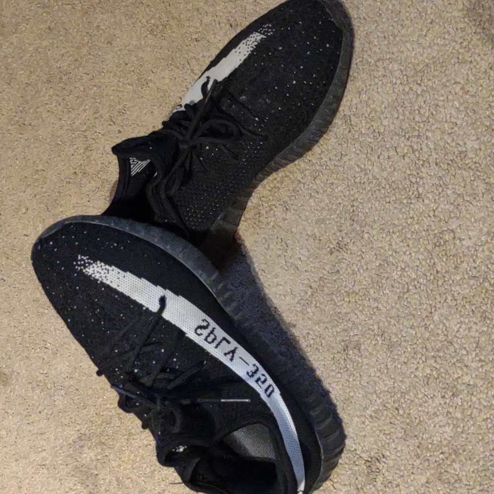 Yeezy Boost 350 V2 Oreo Reps